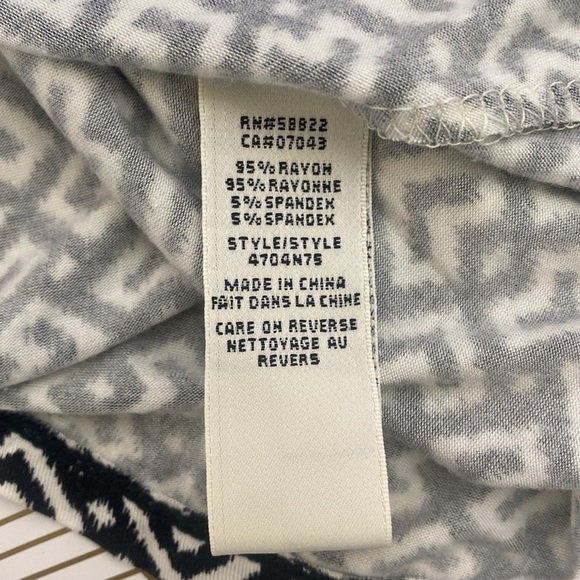 Max studio no sleeves blouse - Picture 7 of 8